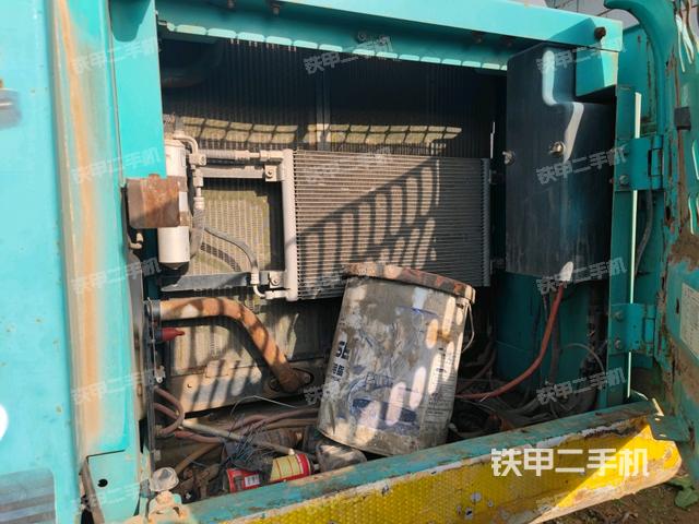 散熱器正面(大件艙室) 散熱器正面(大件艙室)