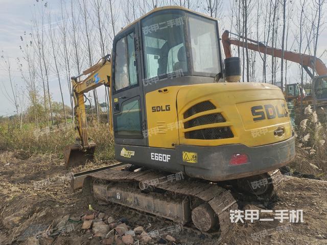 左后45(整機(jī)外觀) 左后45(整機(jī)外觀)