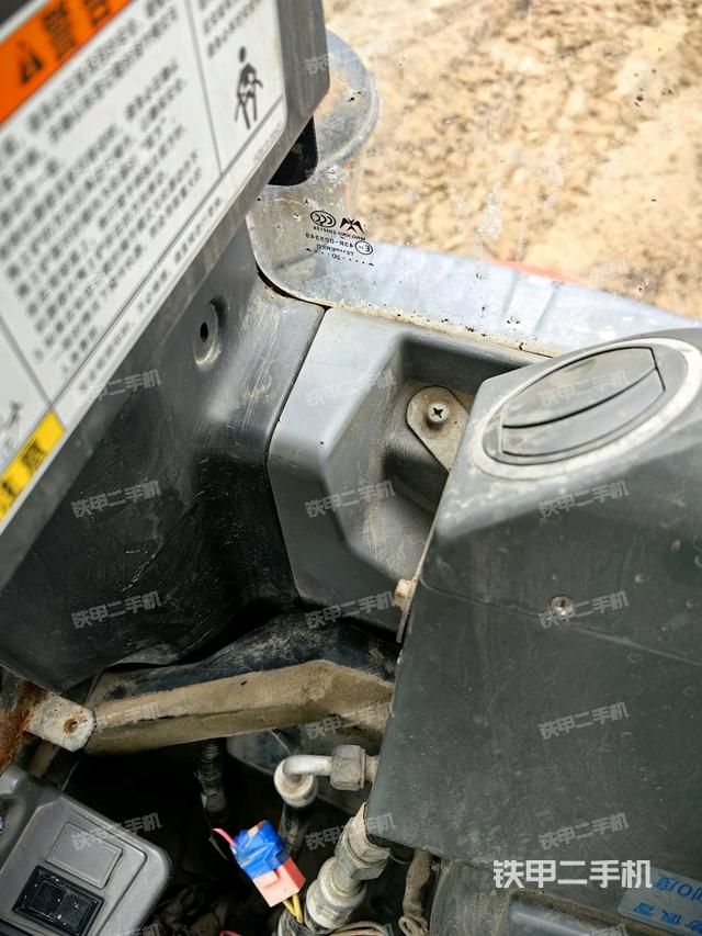 后窗玻璃角標(biāo)（駕駛室部分）