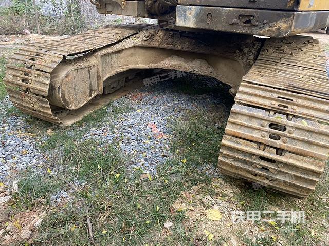 轉(zhuǎn)盤和下車架正前（工作和回轉(zhuǎn)裝置）