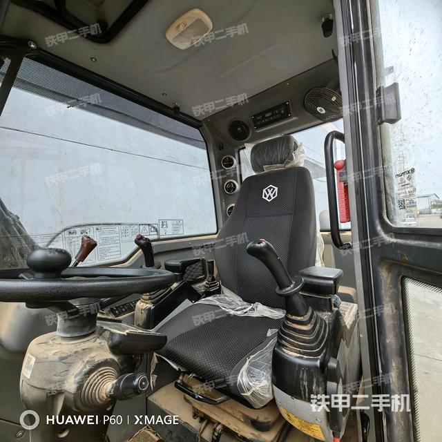 頂棚整體(駕駛室部分) 頂棚整體(駕駛室部分)