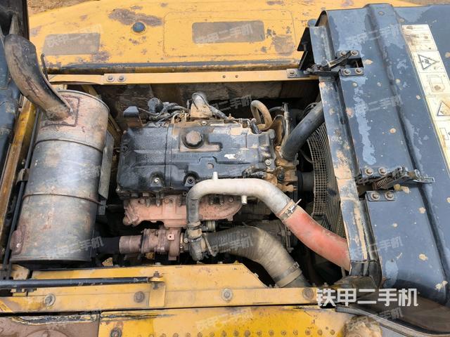 發(fā)動(dòng)機(jī)室（上車部件）