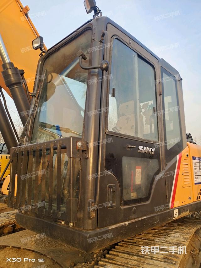 駕駛室整體（整機(jī)外觀）