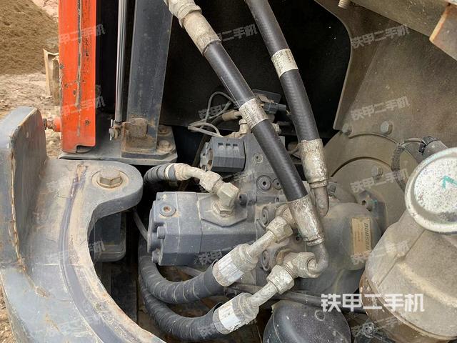 液壓泵艙室正面整體（整機(jī)外觀）