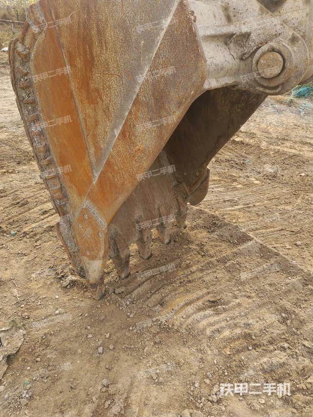 鏟斗右后整體（工作和回轉(zhuǎn)裝置）