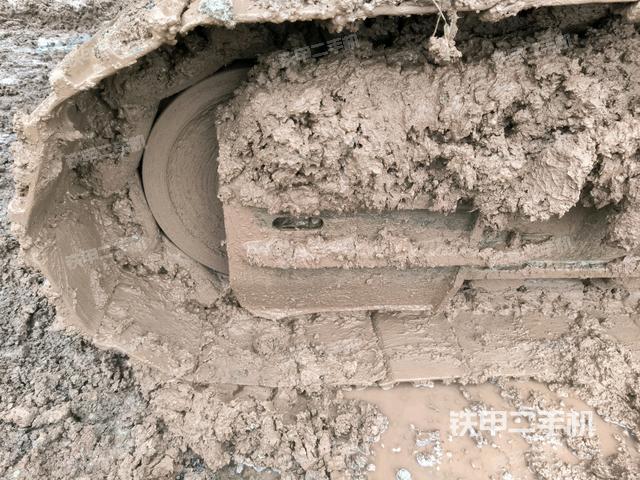 右側(cè)行走馬達蓋板(行走機構(gòu)) 右側(cè)行走馬達蓋板(行走機構(gòu))