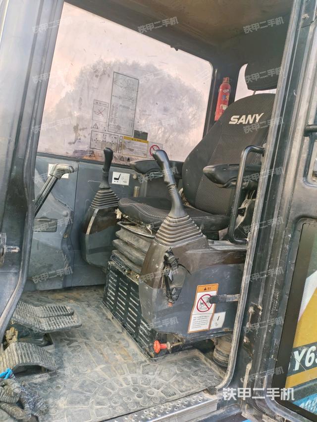 ?駕駛室正側(cè)（駕駛室部分）