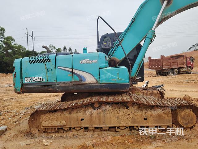 神钢SK250-8挖掘机
