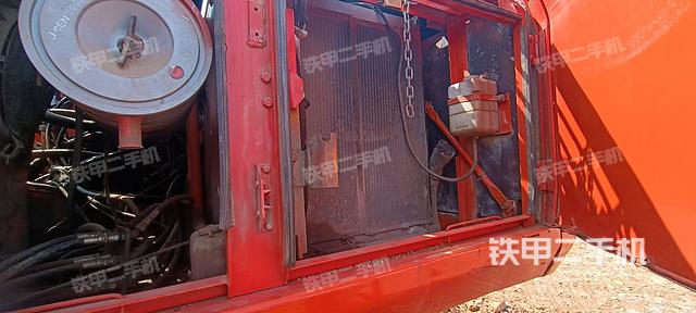 散熱器正面(大件艙室) 散熱器正面(大件艙室)