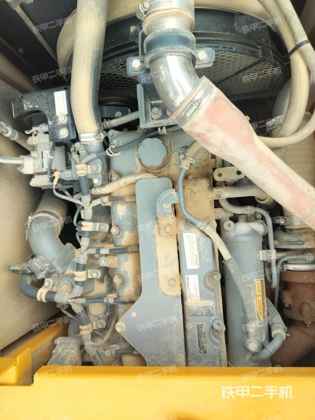 氣門(mén)室蓋螺絲特寫(xiě)（上車(chē)部件）