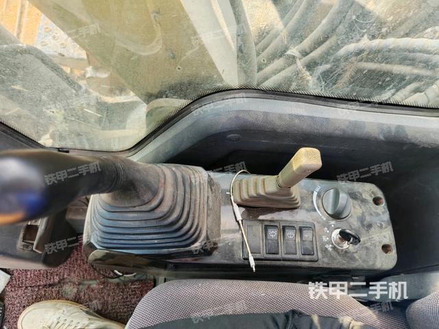 座椅左側(cè)控制臺(tái)/音響/含左手柄（駕駛室部分）