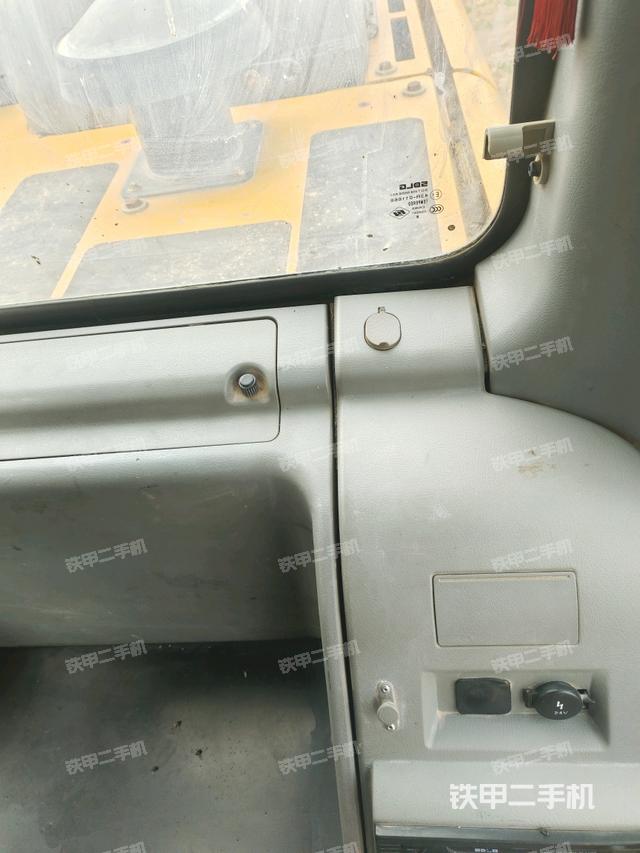 后窗玻璃角標(biāo)（駕駛室部分）