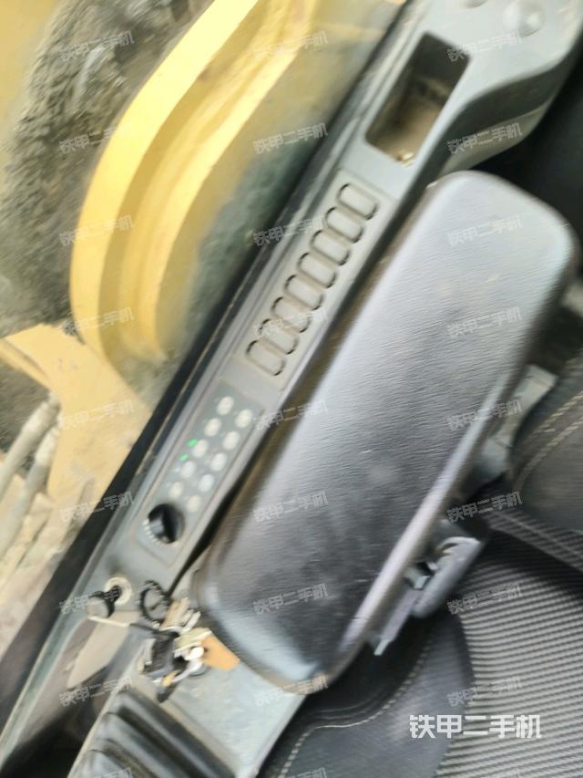 座椅后部（駕駛室部分）