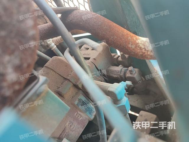 液壓泵艙室正面整體(整機(jī)外觀) 液壓泵艙室正面整體(整機(jī)外觀)