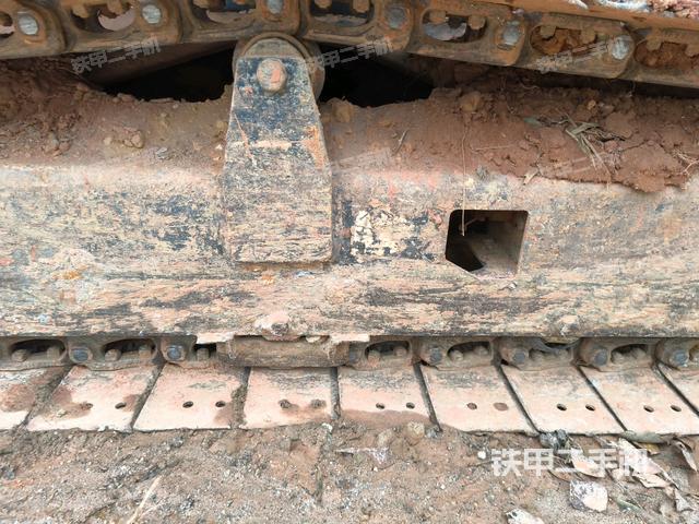 左側(cè)履帶整體?（行走機構(gòu)）