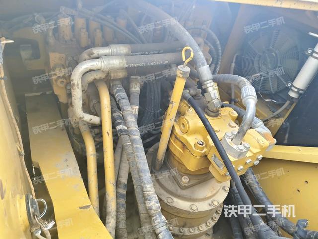 回轉(zhuǎn)馬達(dá)（上車部件）