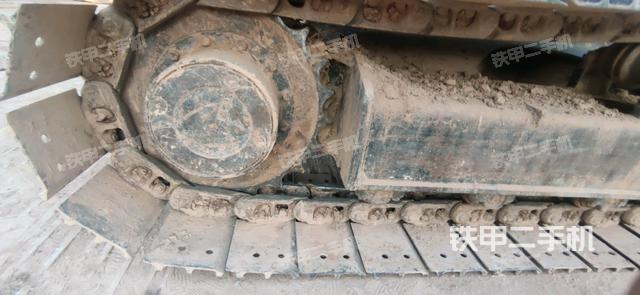 左驅(qū)動輪（行走機(jī)構(gòu)）