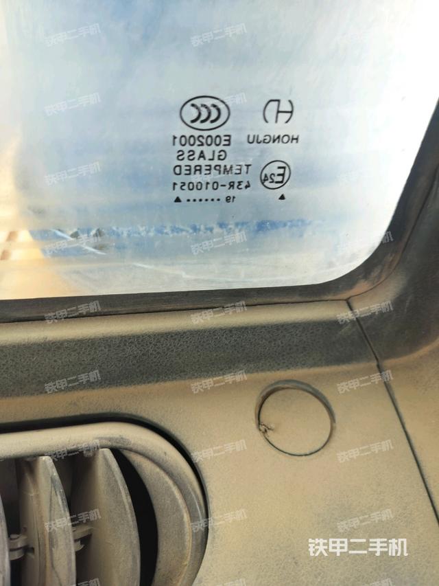 后窗玻璃角標(biāo)（駕駛室部分）