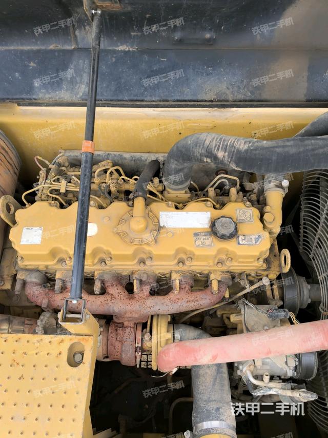 發(fā)動(dòng)機(jī)室（上車(chē)部件）