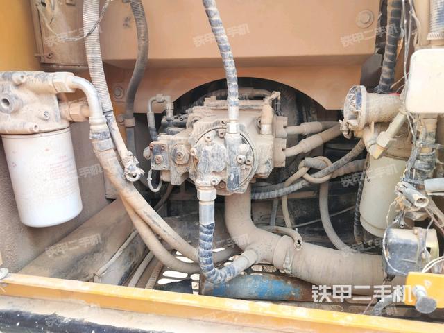 液壓泵斜45?右（大件艙室）