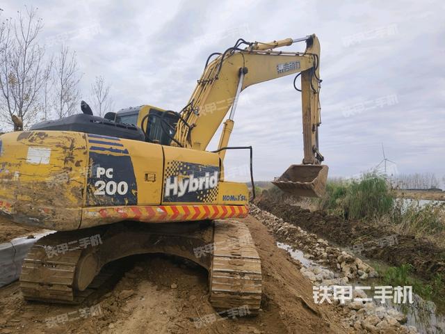 大臂油缸整體?豎拍(工作和回轉裝置) 大臂油缸整體?豎拍(工作和回轉裝置)