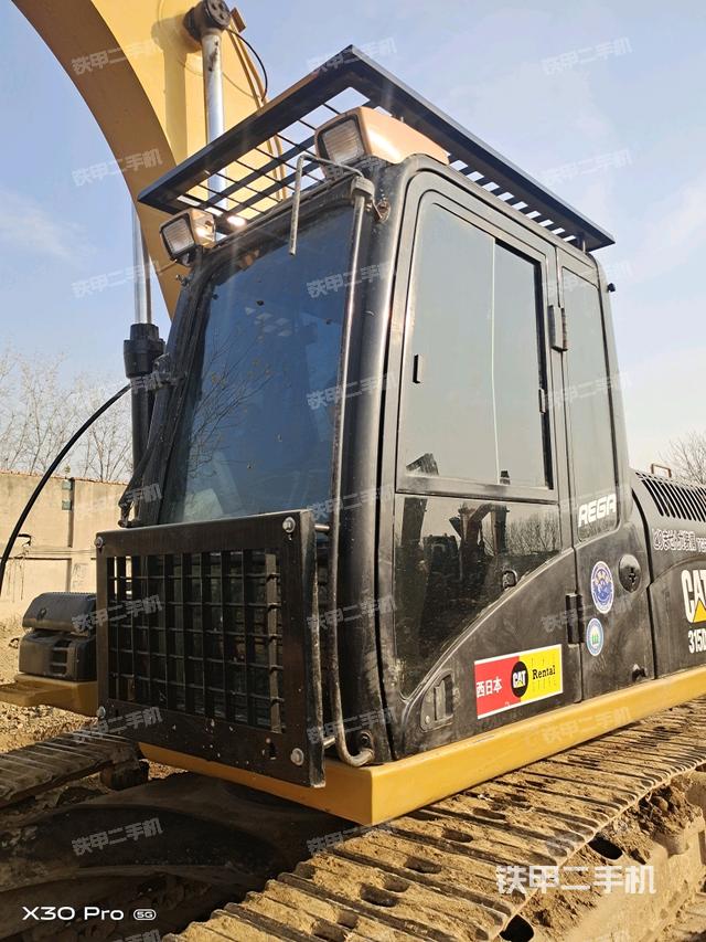 駕駛室整體(整機(jī)外觀) 駕駛室整體(整機(jī)外觀)