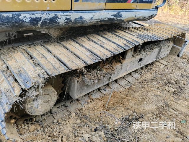 左側(cè)行走馬達(dá)蓋板（行走機(jī)構(gòu)）