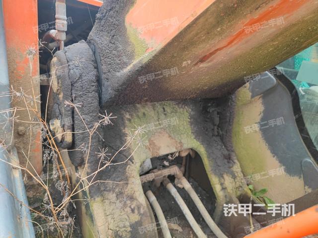 大臂根部?斜視(工作和回轉(zhuǎn)裝置) 大臂根部?斜視(工作和回轉(zhuǎn)裝置)
