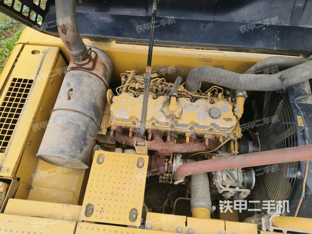 發(fā)動(dòng)機(jī)室（上車部件）