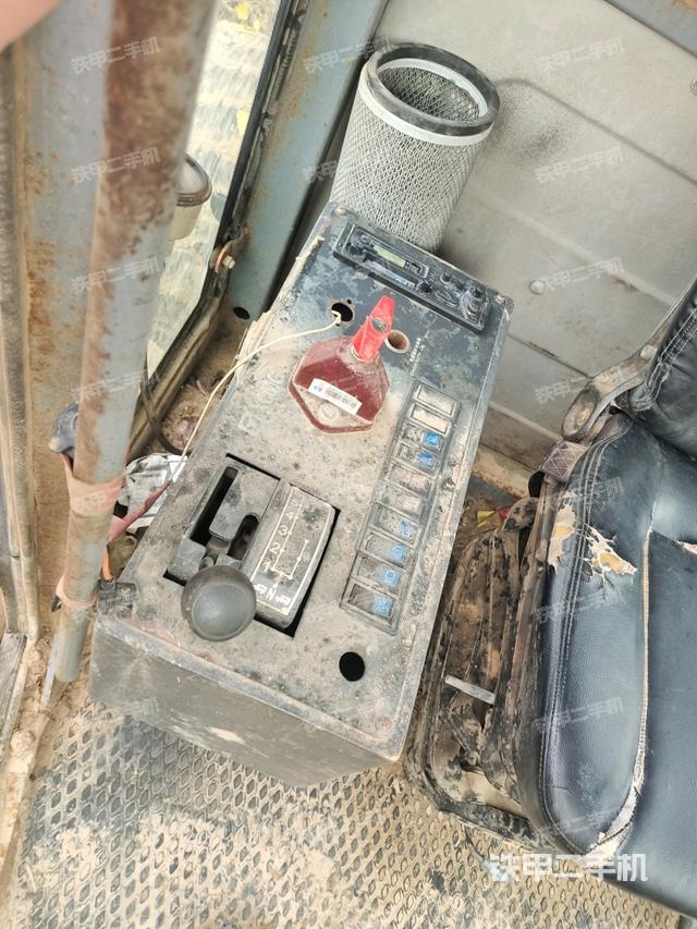 駕駛室內(nèi)部（駕駛室/操作室）