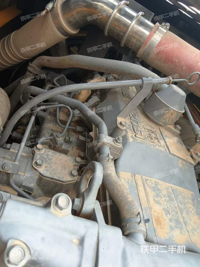 發(fā)動(dòng)機(jī)整體俯視(整機(jī)外觀) 發(fā)動(dòng)機(jī)整體俯視(整機(jī)外觀)