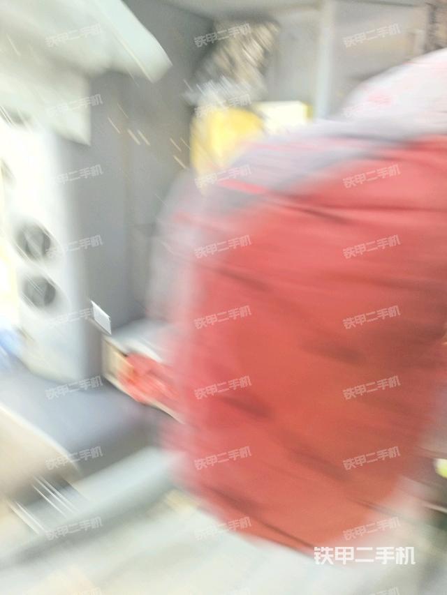 后窗玻璃角標(駕駛室部分) 后窗玻璃角標(駕駛室部分)