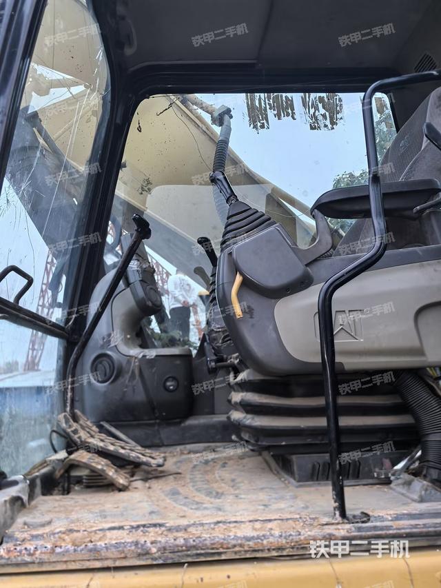 駕駛室整體（整機(jī)外觀）