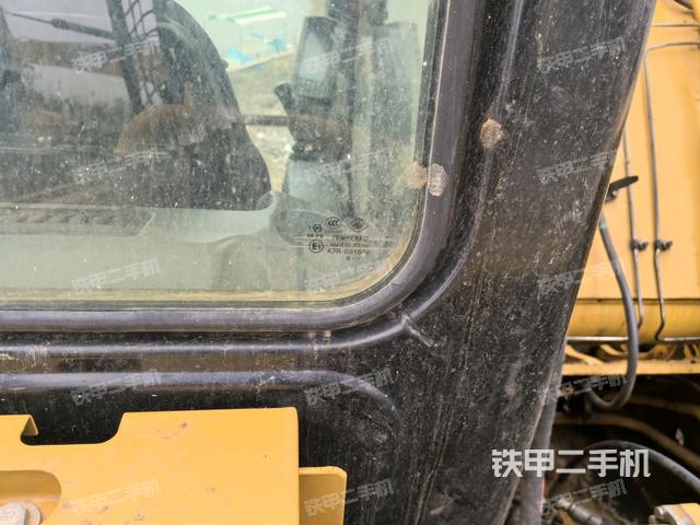 后窗玻璃角標(biāo)(駕駛室部分) 后窗玻璃角標(biāo)(駕駛室部分)