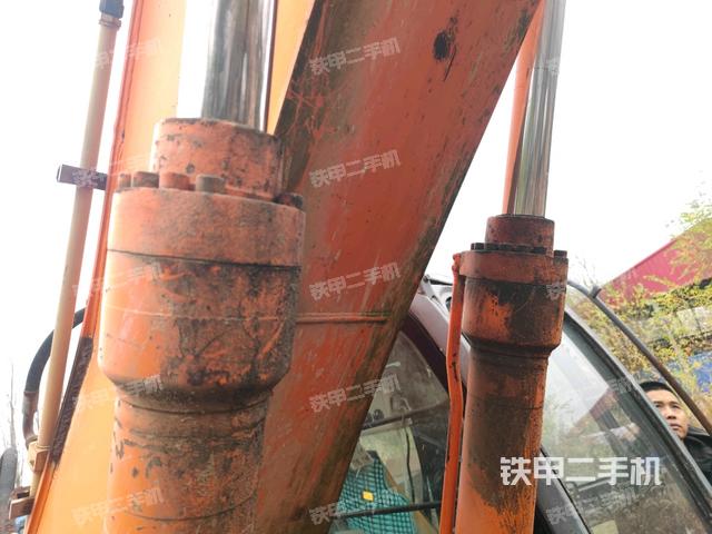 大臂油缸整體?豎拍(工作和回轉(zhuǎn)裝置) 大臂油缸整體?豎拍(工作和回轉(zhuǎn)裝置)