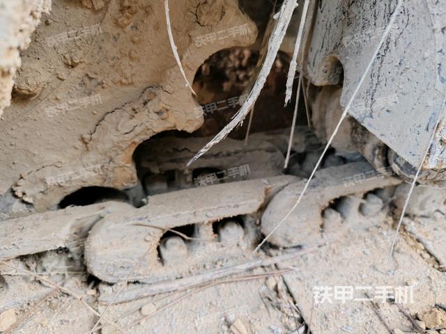 右驅(qū)動(dòng)輪（行走機(jī)構(gòu)）