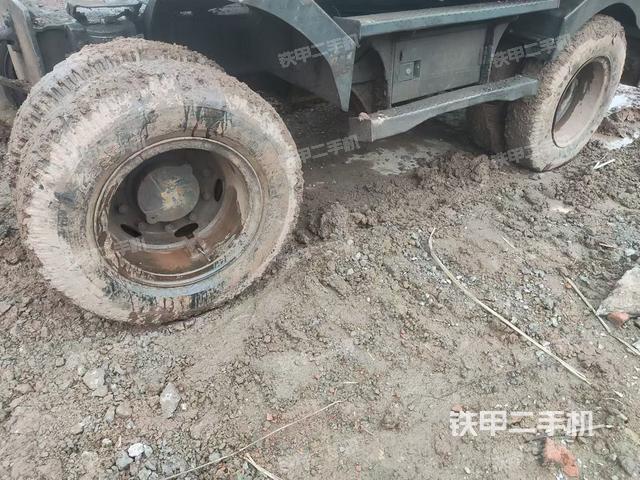 左側(cè)履帶整體?（行走機(jī)構(gòu)）