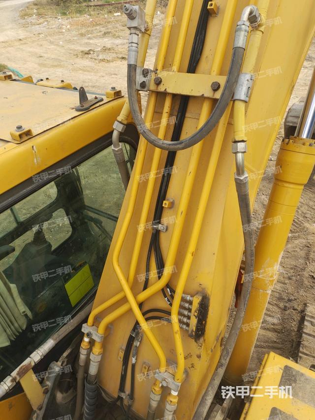 大臂背部俯視（工作和回轉(zhuǎn)裝置）