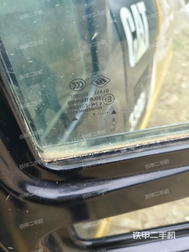 左后方玻璃角標(biāo)（駕駛室部分）