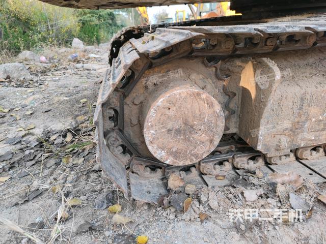 左驅(qū)動(dòng)輪（行走機(jī)構(gòu)）