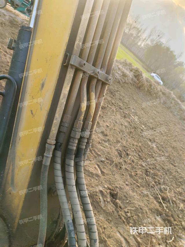 大臂背部俯視（工作和回轉(zhuǎn)裝置）