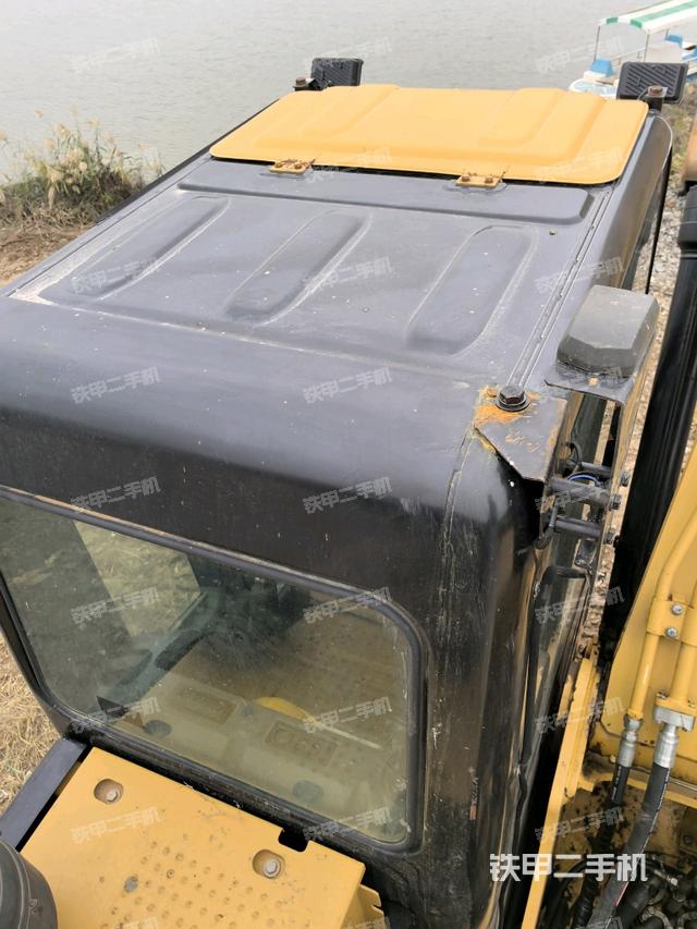 駕駛室頂部俯視(上車部件) 駕駛室頂部俯視(上車部件)