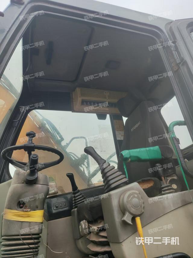 座椅后部（駕駛室部分）