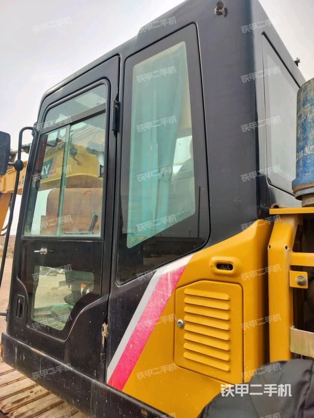 駕駛室左后45度（駕駛室部分）