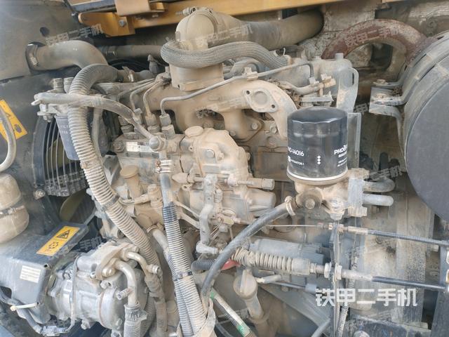 發(fā)動(dòng)機(jī)室（上車(chē)部件）