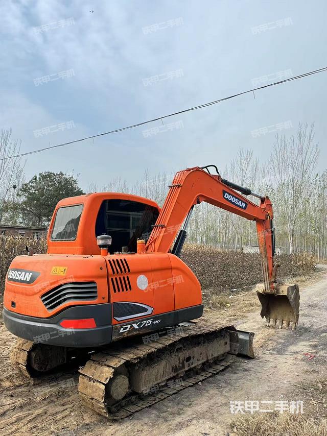 整機(jī)右后45°(整機(jī)外觀) 整機(jī)右后45°(整機(jī)外觀)