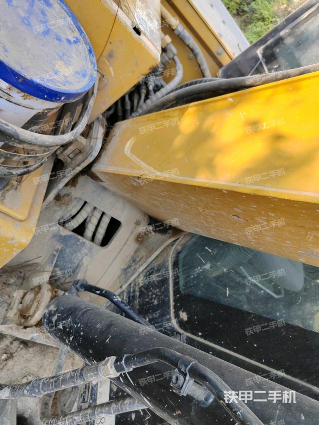 大臂根部?斜（工作和回轉(zhuǎn)裝置）