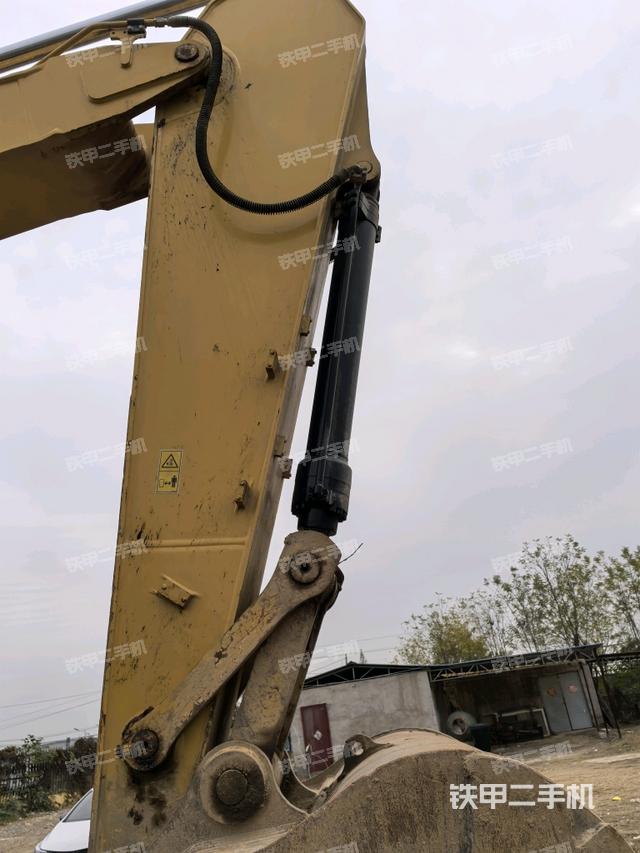 大臂背部俯視（工作和回轉(zhuǎn)裝置）