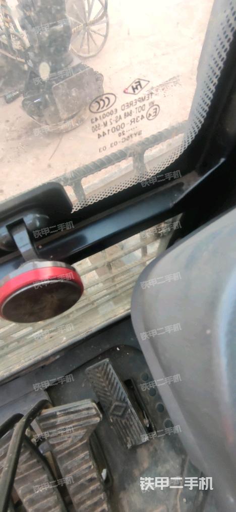 ?駕駛室正側(cè)（駕駛室部分）