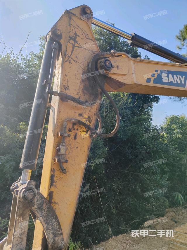 鏟斗右后整體（工作和回轉(zhuǎn)裝置）